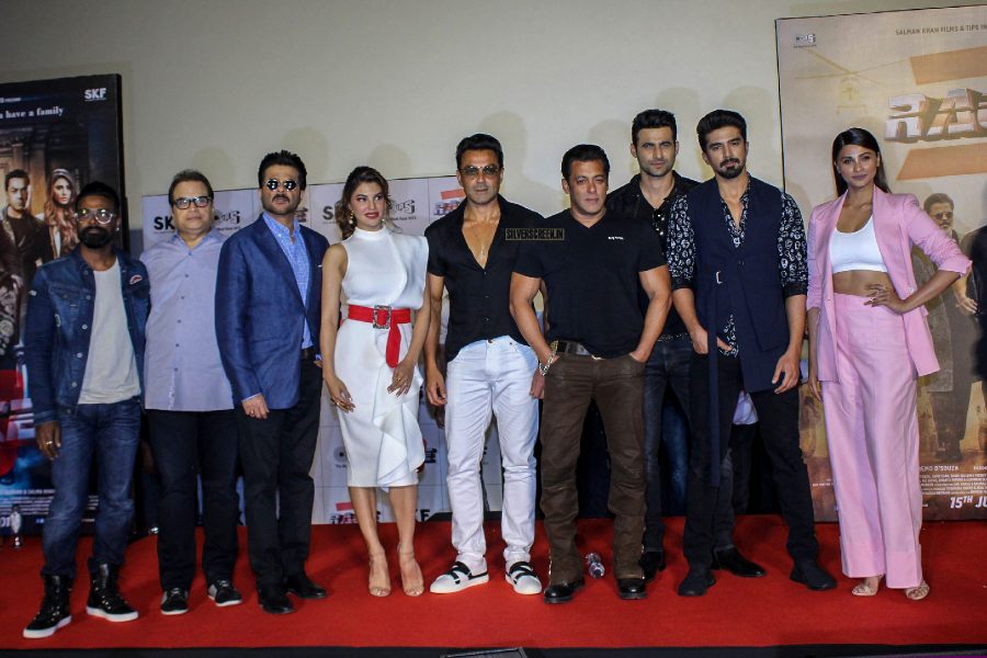 Salman Khan, Jacqueline Fernandez, Anil Kapoor & Others At The Race 3 Trailer Launch