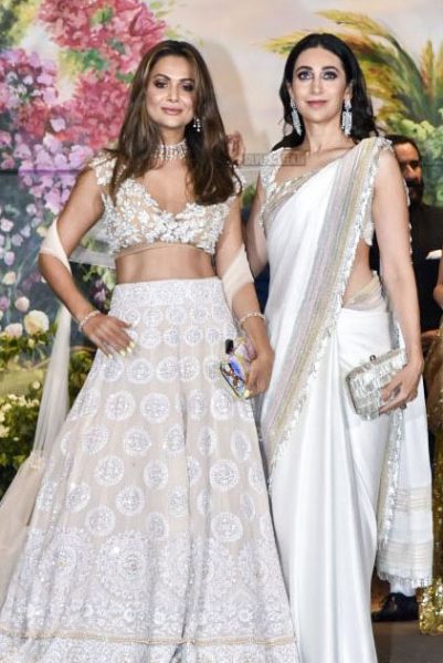 Amrita Arora & Karisma Kapoor At Sonam Kapoor's Wedding Reception