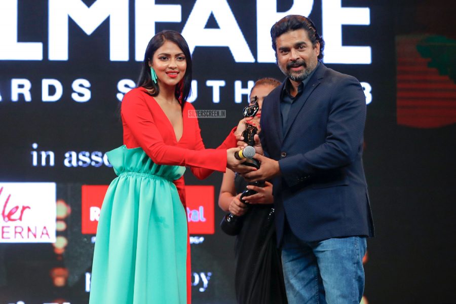 R Madhavan At The 65th Jio Filmfare Awards South 2018