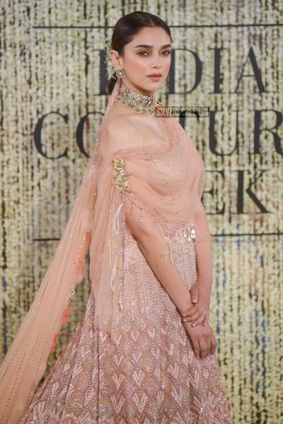 Aditi Rao Hydari Walks The Ramp For Tarun Tahiliani