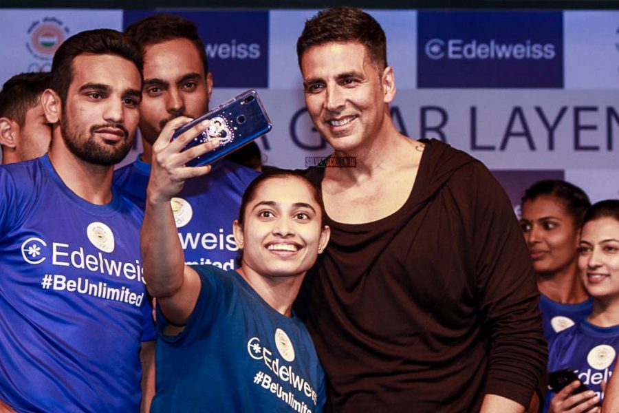 Akshay Kumar Meets The Indian Athletes Going For The Asian Games 2018