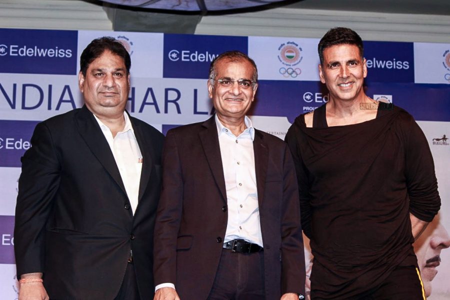 Akshay Kumar Meets The Indian Athletes Going For The Asian Games 2018