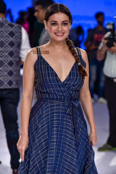 Dia Mirza At The Red Carpet Of Lakme Fashion Week 2018