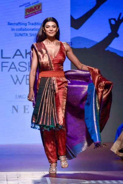 Sushmita Sen At The Red Carpet Of Lakme Fashion Week 2018