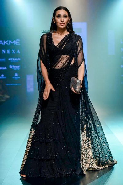 Karisma Kapoor At The Lakme Fashion Week 2018