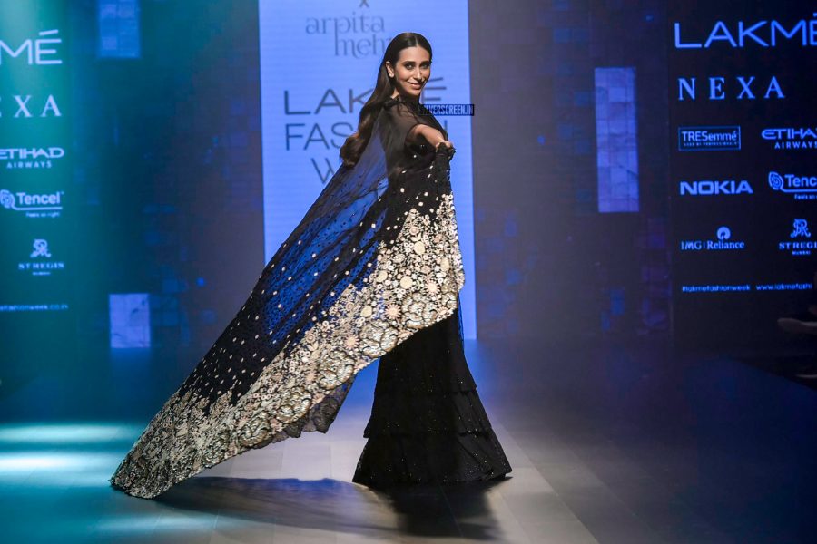 Karisma Kapoor At The Lakme Fashion Week 2018