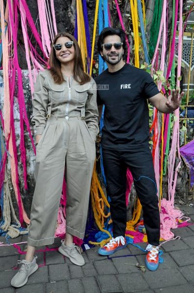 Varun Dhawan & Anushka Sharma Promote Sui Dhaaga–Made In India