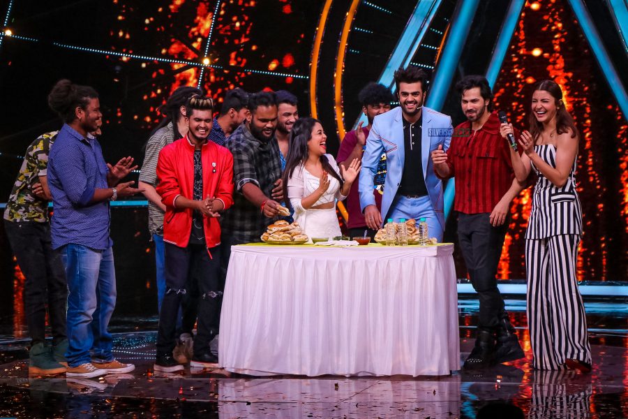 Varun Dhawan, Anushka Sharma Promote Sui Dhaaga On The Sets Of Indian Idol 10