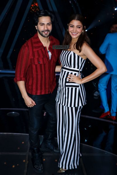 Varun Dhawan, Anushka Sharma Promote Sui Dhaaga On The Sets Of Indian Idol 10