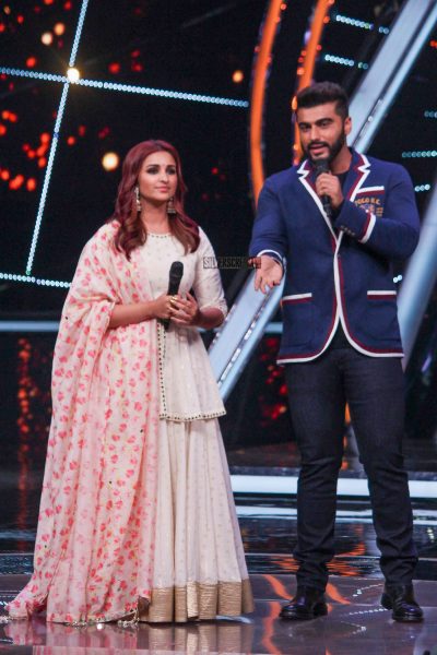 Arjun Kapoor & Parineeti Chopra Promote Namaste England On The Sets Of Indian Idol