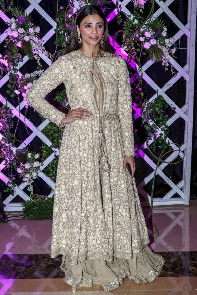 Daisy Shah Walks The Ramp For Vikram Phadnis