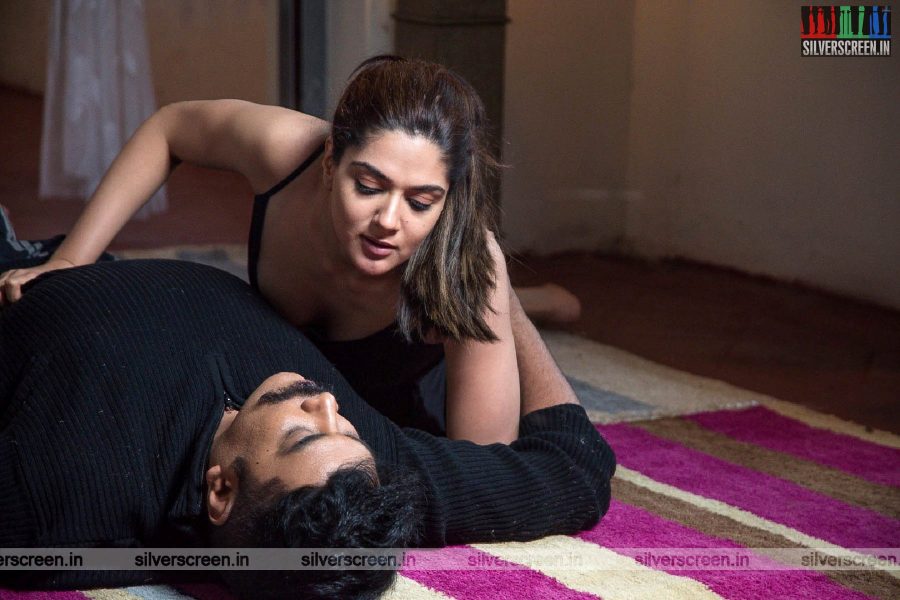 Iruttu Movie Stills Starring C Sundar, Sakshi Parvinder