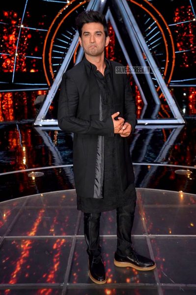 Sushant Singh Rajput Promotes 'Kedarnath' On The Sets Of Indian Idol