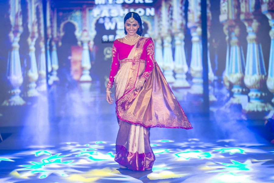 Swara Bhaskar Walks The Ramp For Arpitha Randeep At Mysore Fashion Week Season 5