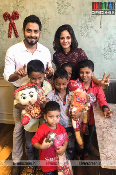 Aari, Aishwarya Dutta Celebrate Christmas At An Orphanage