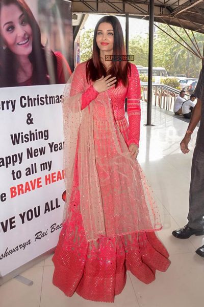 Aishwarya Rai Bachchan Celebrates Christmas With Cancer Affected Children