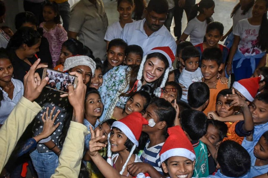 Jacqueline Fernandez Celebrates Christmas At An Orphanage