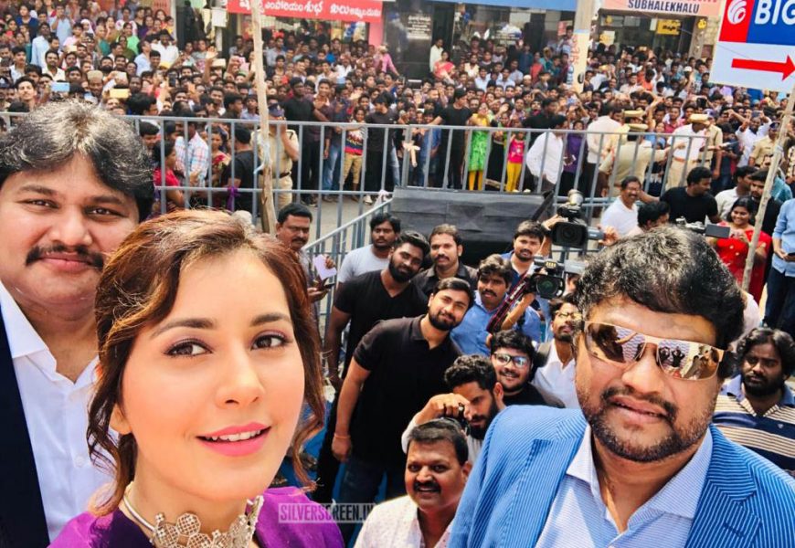 Raashi Khanna At A Store Launch In Rajahmundry