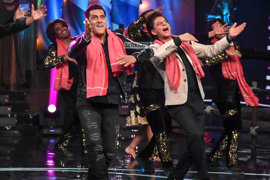 Shah Rukh Khan Promotes 'Zero' On The Sets Of Bigg Boss 12