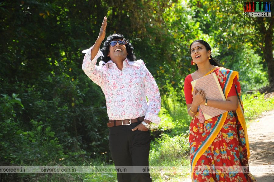 Kadhal Munnetra Kazhagam Movie Stills Starring Prithvi Pandiarajan, Chandini Tamilarasan