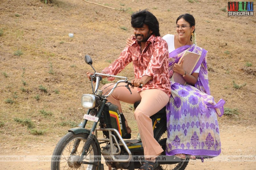Kadhal Munnetra Kazhagam Movie Stills Starring Prithvi Pandiarajan, Chandini Tamilarasan