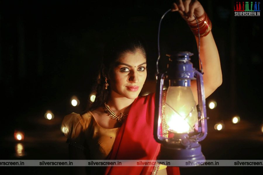 Kazhugu 2 Movie Stills Starring Yaashika Aanand