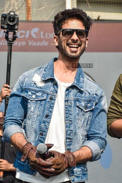 Shahid Kapoor Witnesses A Guinness World Record Attempt By 5000 Kids