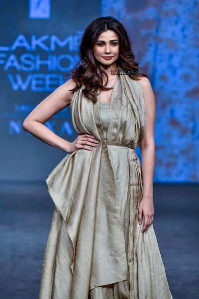 Daisy Shah Walks The Ramp At Lakme Fashion Week Summer/ Resort 2019