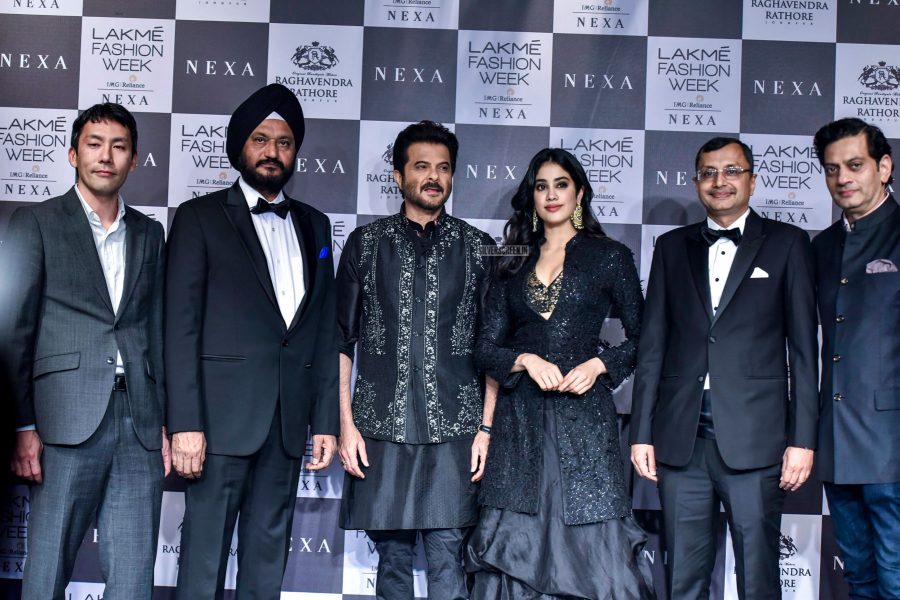 Jhanvi Kapoor, Anil Kapoor Walks The Ramp For Raghvendra Rathore Lakme Fashion Week Summer/ Resort 2019