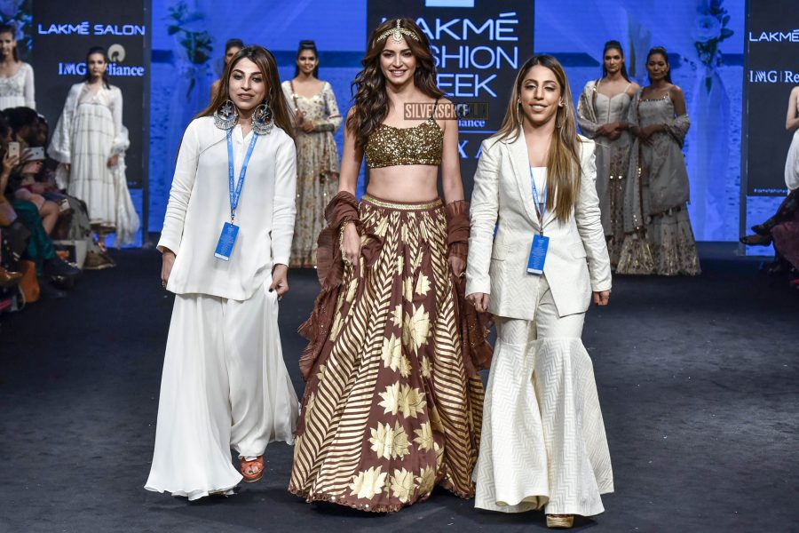 Kriti Kharbanda Walks The Ramp For Sukriti Aakriti At Lakme Fashion Week Summer/Resort 2019