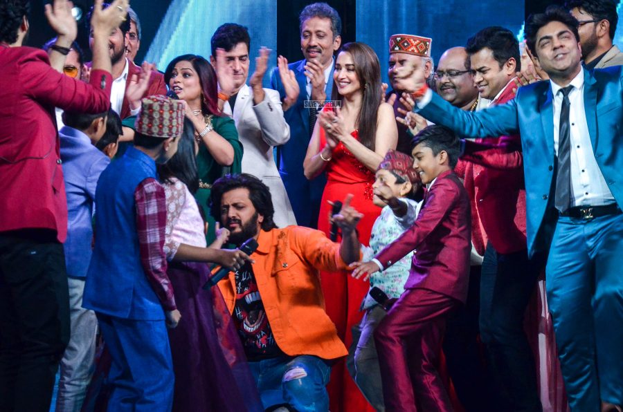 Madhuri Dixit, Anil Kapoor Promote 'Total Dhamaal' On The Sets Of Sa Re Ga Ma Pa L’il Champs