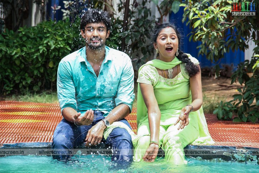 Nenjil Oru Oviyam Movie Stills