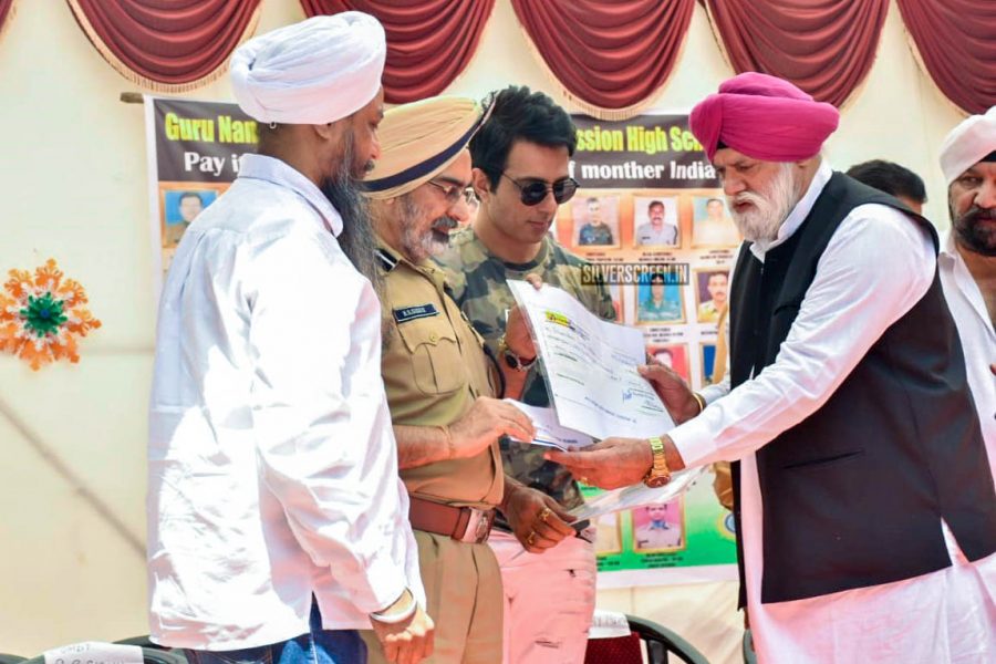 Sonu Sood Meets Students Of Guru Nanak English High School, Collects Cheque For Martyrs' Family