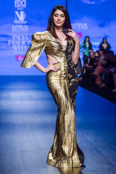 Warina Hussain Walks The Ramp At The ‘Delhi Fashion Week 2019 – Day 4’