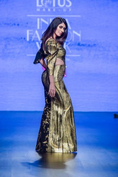 Warina Hussain Walks The Ramp At The ‘Delhi Fashion Week 2019 – Day 4’