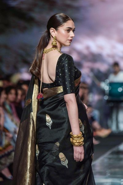 Aditi Rao Hydari Walks The Ramp At The ‘Delhi Fashion Week 2019 – Day 4’