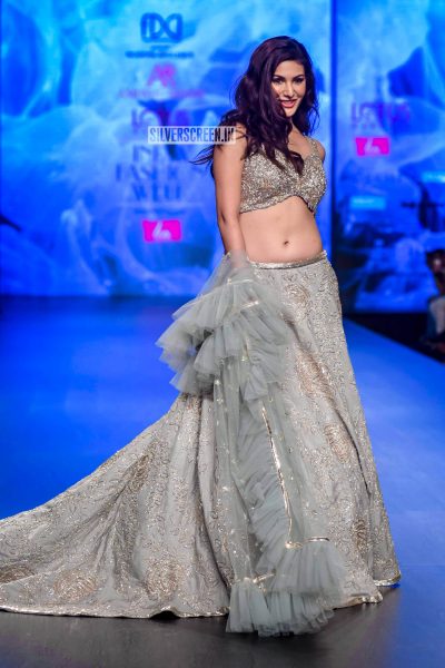 Amyra Dastur Walks The Ramp At The ‘Delhi Fashion Week 2019 – Day 3’