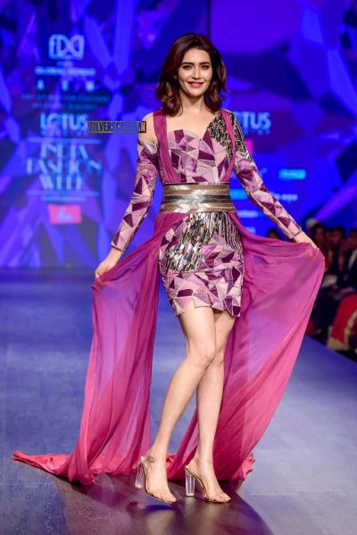 Karishma Tanna Walks The Ramp At The 'Delhi Fashion Week 2019 – Day 2'