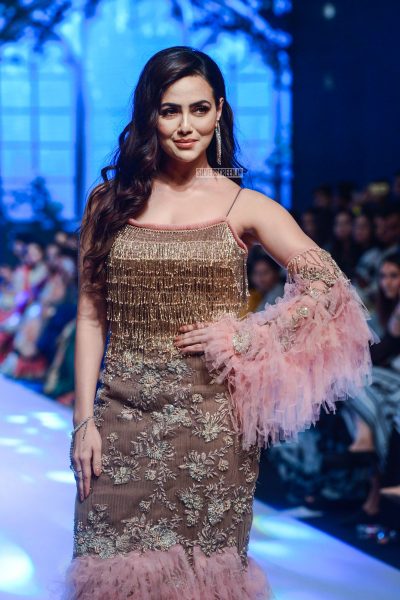 Sana Khan Walks The Ramp At 'Bombay Times Fashion Week 2019'