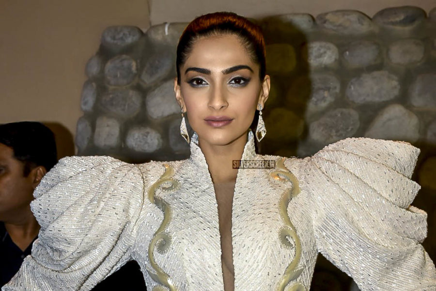 Sonam Kapoor At The Filmfare Anniversay Party