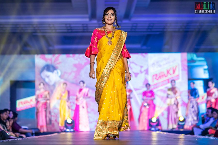 VJ Ramya Walks The Ramp At 'Femina Wedding Show'