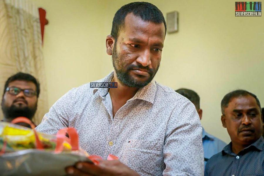 Suseenthiran Pays Respect To Director J Mahendran