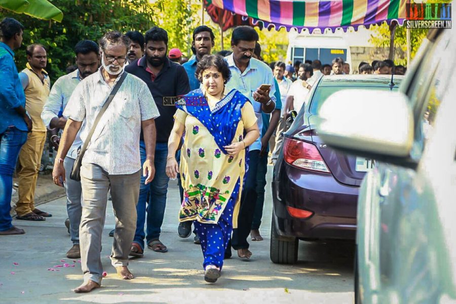 Latha Rajinikanth Pays Homage To Director J Mahendran