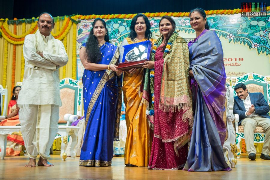 Vidyullekha Raman At The 'Mahila Ratna Awards'
