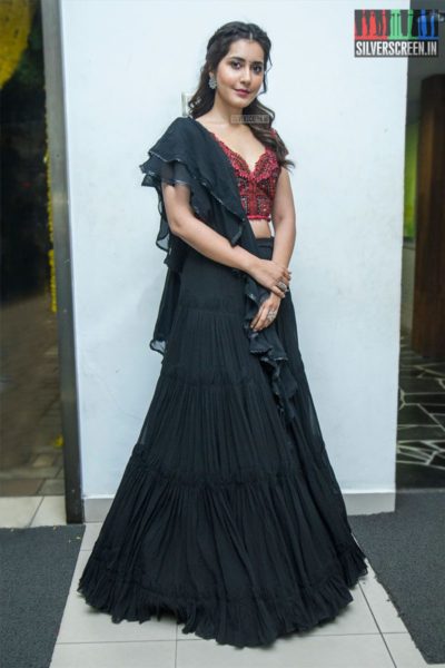 Raashi Khanna At The 'Mahila Ratna Awards'