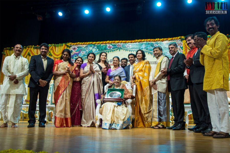 Celebrities At The 'Mahila Ratna Awards'