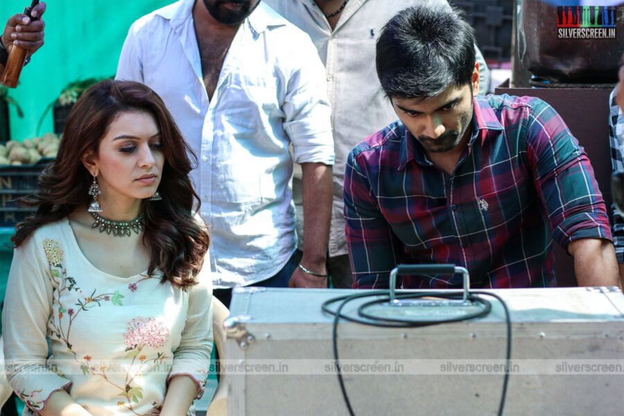 100 Movie Stills Starring Atharvaa, Hansika Motwani