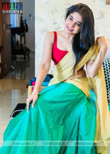 Actress Sakshi Agarwal Photoshoot Stills