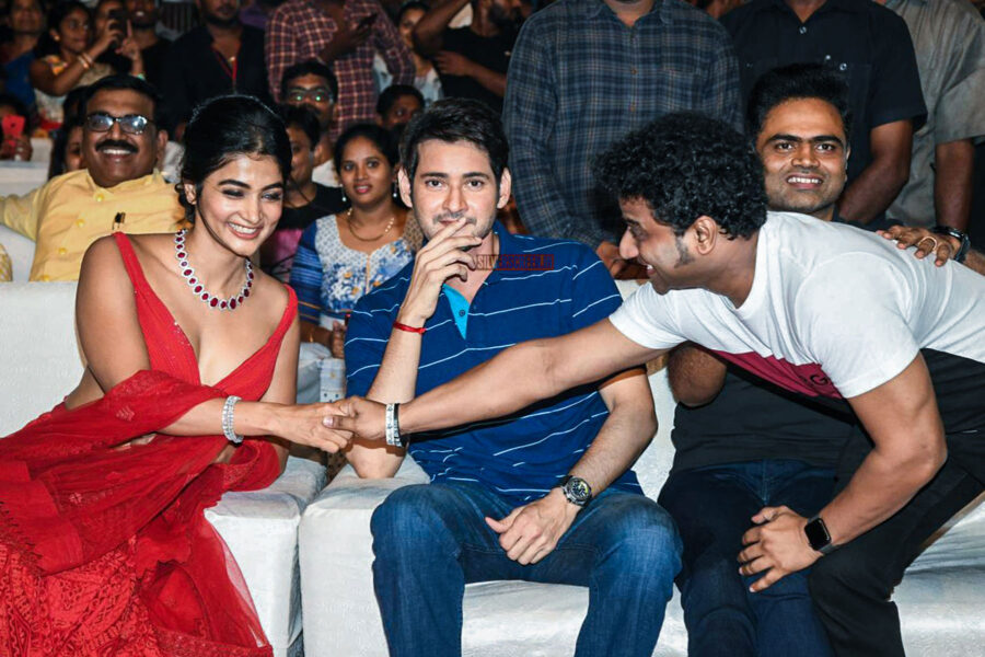 Mahesh Babu, Pooja Hegde, Devi Sri Prasad At The 'Maharshi' Success Meet