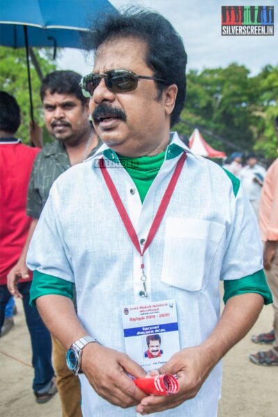 R Pandiarajan Votes In Nadigar Sangam Elections